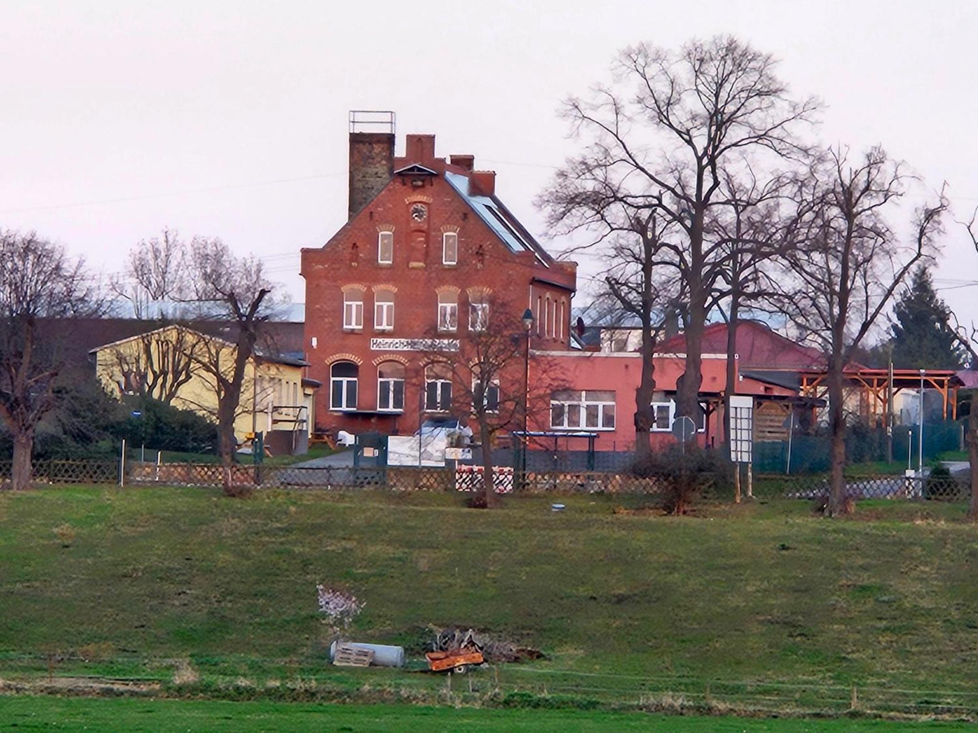 Gaestewohnung Heinrich Heine Schule Bad Durrenberg Exterior photo